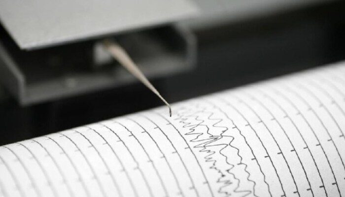 Warga Tuban Berhamburan Keluar Rumah Usai Diguncang Gempa M 6,1