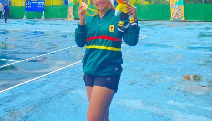 Petennis Putri Asal Unej Jember Mewakili Indonesia Di Kejuaraan Tennis Asean University Games.